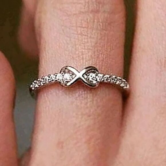 The Dainty Infinity ring in 925 silver sz 6 - Picture 1 of 5